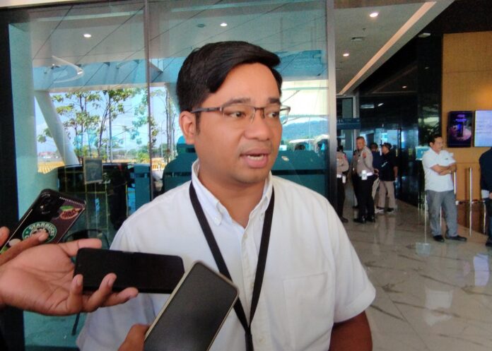 General Manajer PT Pelindo Regional 2 Banten, Yohanes Wibowo Situmeang diwawancara di Pelabuhan Merak, Kota Cilegon. (Foto Ronald/Selatsunda.com)