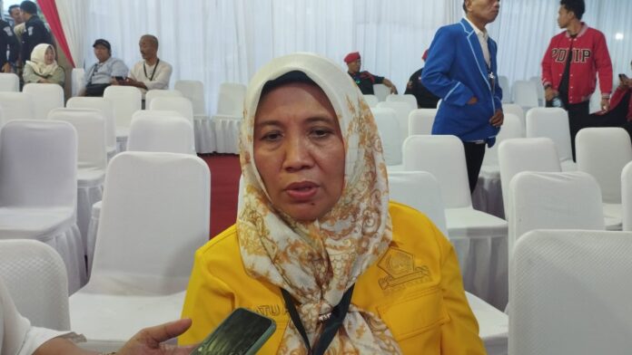 Ketua DPD II Partai Golkar Cilegon Ratu Ati Marliati diwawancara Belum lama ini. Foto Elfrida Ully/Selatsunda.com